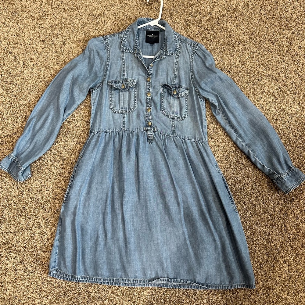 Size S American Eagle baby doll jean dress.  Excellent condition smoke/anim free